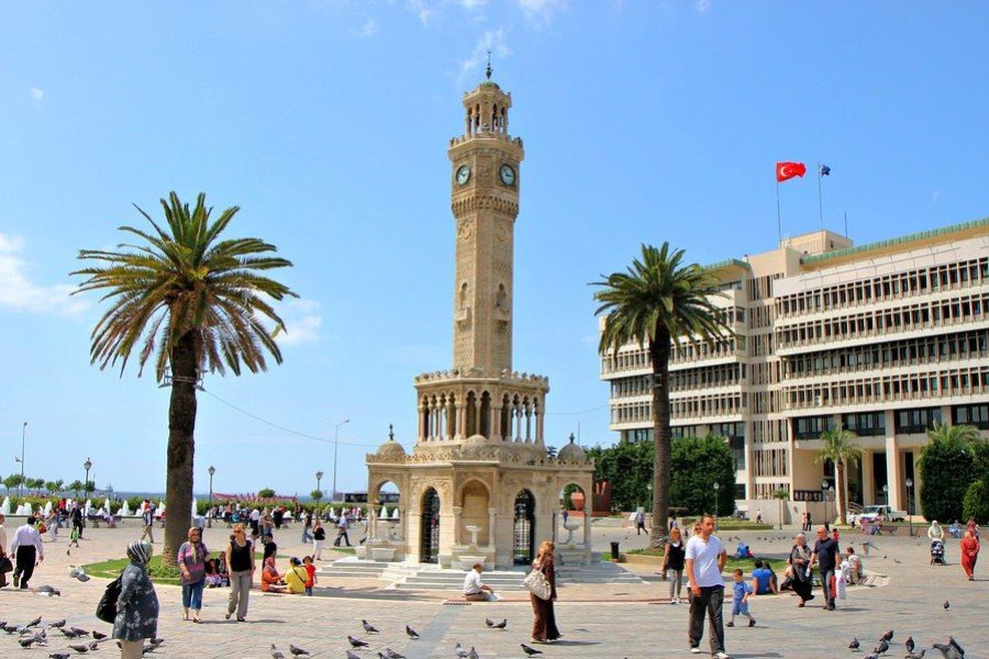 Izmir City Tour with Kordonboyu Republic Square, Konak Square, Clock Tower, Kemeralti Bazaar and Karsiyaka