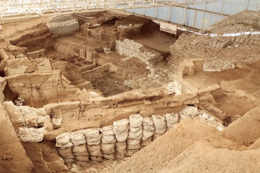 Çatalhöyük Archaeological Excavation Site and Virtual Museum