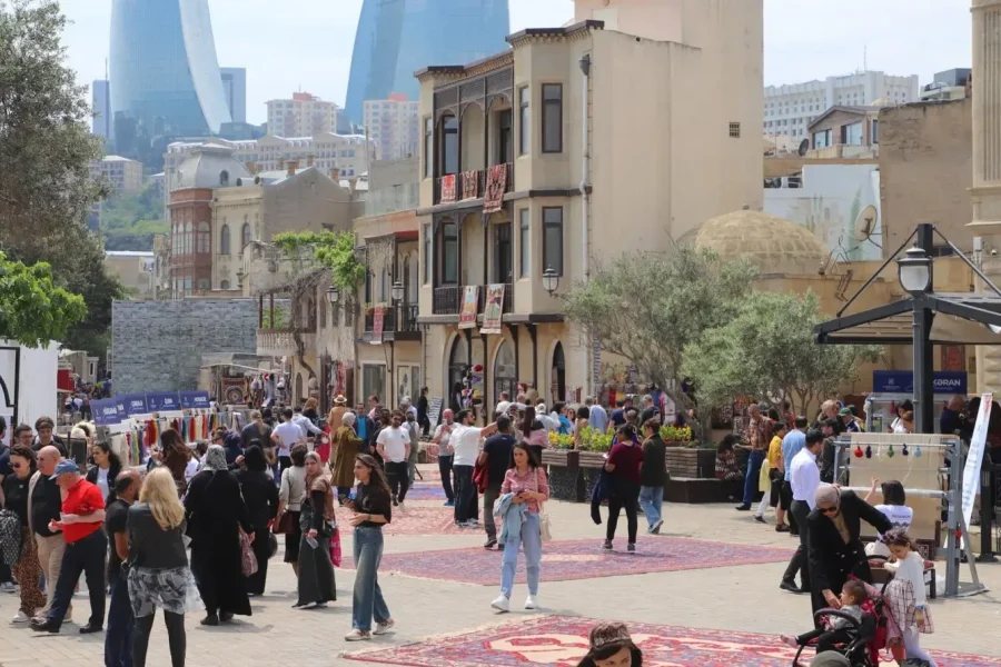 Old and Modern Baku Tour ( Day & Night Time)